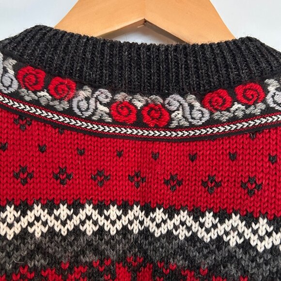 BNWOT Norwear Icelandic Sweater in 100% Wool with Decorative Metal Closure - Picture 8 of 12
